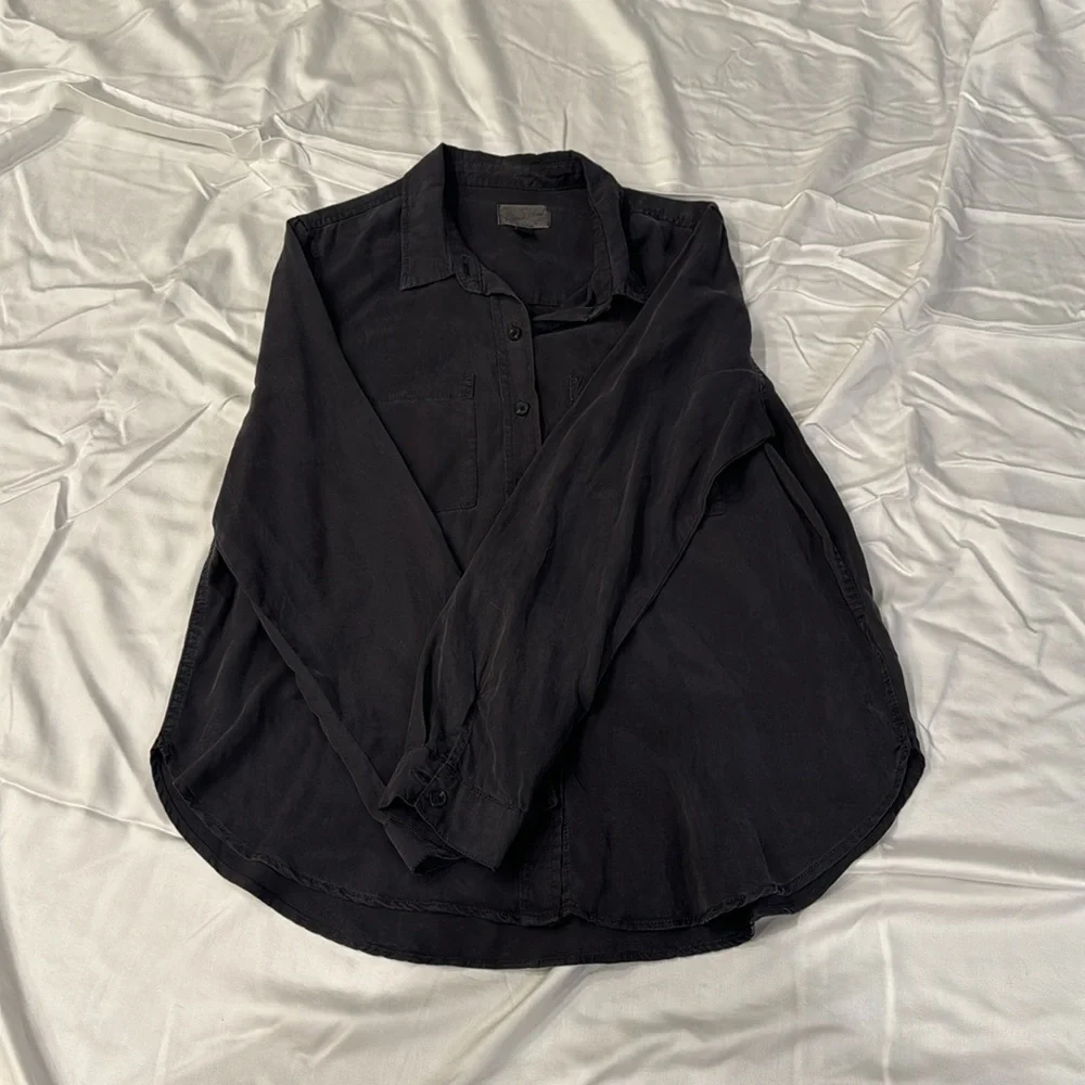 Universal Thread button up - Picture 3 of 4